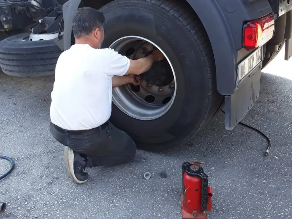 Üsküdar Oto Lastikçi